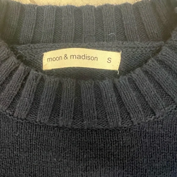 Moon & Madison Women's Navy Blue and White Star Knit Cropped Sweater Sz S - Picture 5 of 7